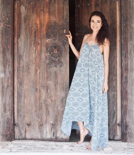 Irena Ponaroshku feet photo thumbnail