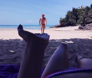 Irena Ponaroshku feet photo thumbnail