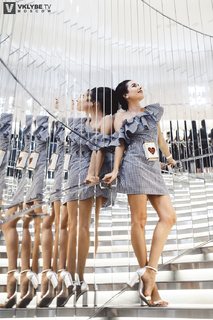 Irena Ponaroshku feet photo thumbnail