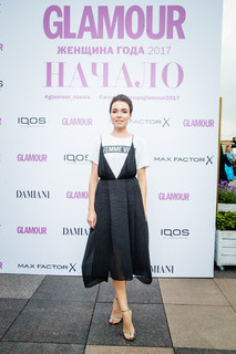 Irena Ponaroshku feet photo thumbnail