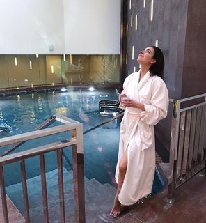 Irena Ponaroshku feet photo thumbnail