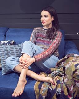 Irena Ponaroshku feet photo thumbnail