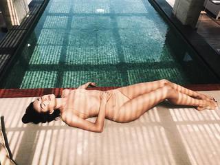 Irena Ponaroshku feet photo thumbnail