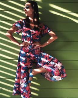 Irena Ponaroshku feet photo thumbnail