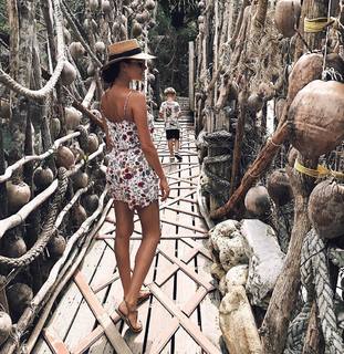 Irena Ponaroshku feet photo thumbnail