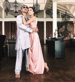 Irena Ponaroshku feet photo thumbnail