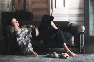 Irena Ponaroshku feet photo thumbnail