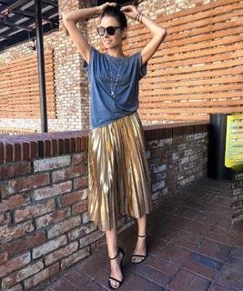 Irena Ponaroshku feet photo thumbnail