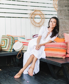 Irena Ponaroshku feet photo thumbnail