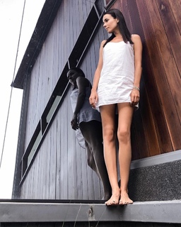 Irena Ponaroshku feet photo thumbnail