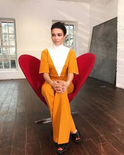 Irena Ponaroshku feet photo thumbnail