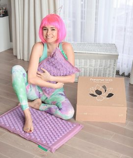 Irena Ponaroshku feet photo thumbnail