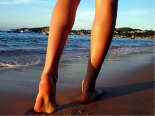 Irena Ponaroshku feet photo thumbnail