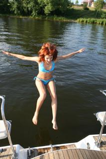 Irena Ponaroshku feet photo thumbnail