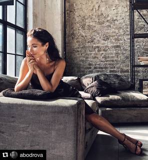 Irena Ponaroshku feet photo thumbnail