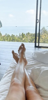 Irena Ponaroshku feet photo thumbnail