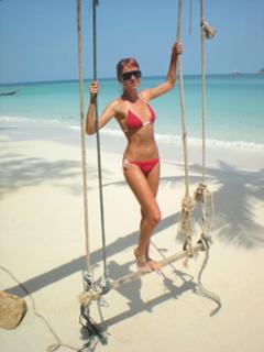 Irena Ponaroshku feet photo thumbnail