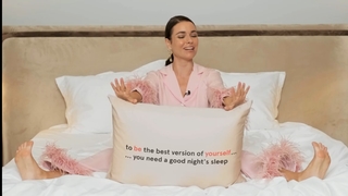 Irena Ponaroshku feet photo thumbnail