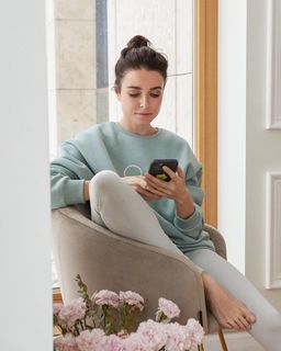 Irena Ponaroshku feet photo thumbnail