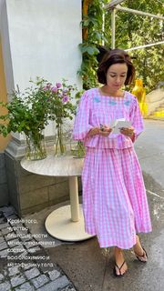 Irena Ponaroshku feet photo thumbnail