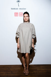 Irena Ponaroshku feet photo thumbnail