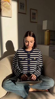 Irena Ponaroshku feet photo thumbnail