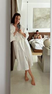 Irena Ponaroshku feet photo thumbnail