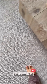 Irena Ponaroshku feet photo thumbnail