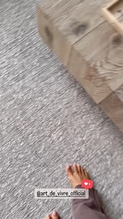 Irena Ponaroshku feet photo thumbnail