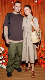 Irena Ponaroshku feet photo thumbnail