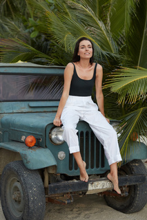 Irena Ponaroshku feet photo thumbnail