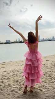 Irena Ponaroshku feet photo thumbnail