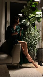 Irena Ponaroshku feet photo thumbnail