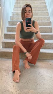 Irena Ponaroshku feet photo thumbnail