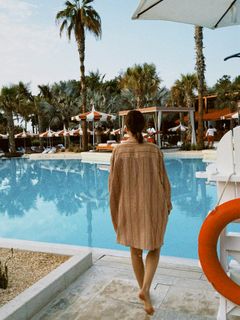 Irena Ponaroshku feet photo thumbnail