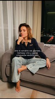 Irena Ponaroshku feet photo thumbnail