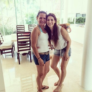 Irene Aldana feet photo 1