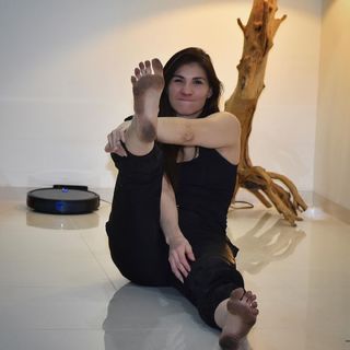 Irene Aldana feet photo 4