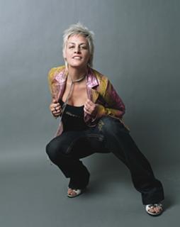 Irene Grandi feet photo 4