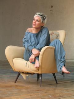Irene Grandi feet photo 9