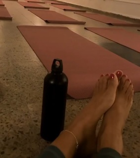 Irene Junquera feet photo thumbnail