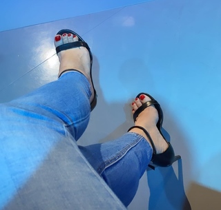 Irene Junquera feet photo thumbnail