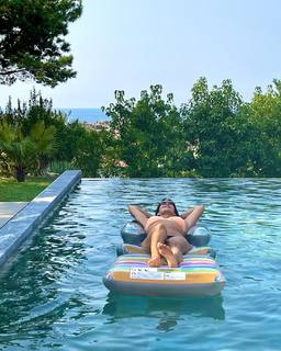 Irene Junquera feet photo thumbnail