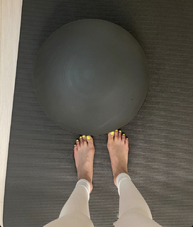 Irene Kim feet photo 10