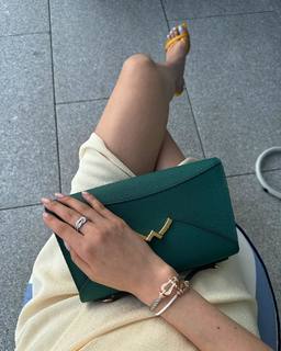 Irene Kim feet photo 6
