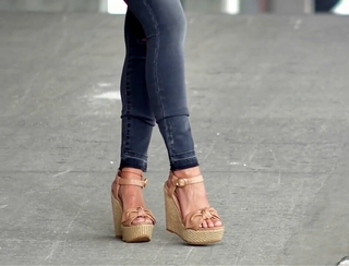 Irina Baeva feet photo thumbnail
