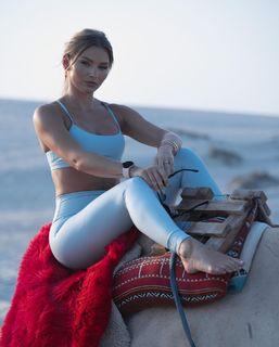 Irina Baeva feet photo thumbnail