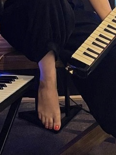 Irina Rimes feet photo 9