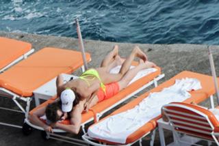 Irina Shayk feet photo thumbnail