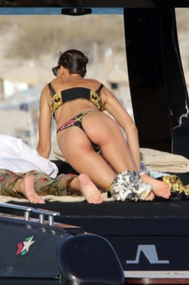 Irina Shayk feet photo thumbnail